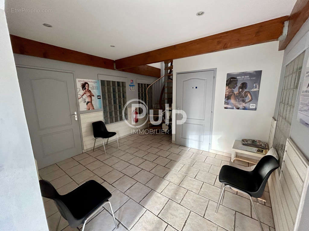 Appartement à AIX-NOULETTE