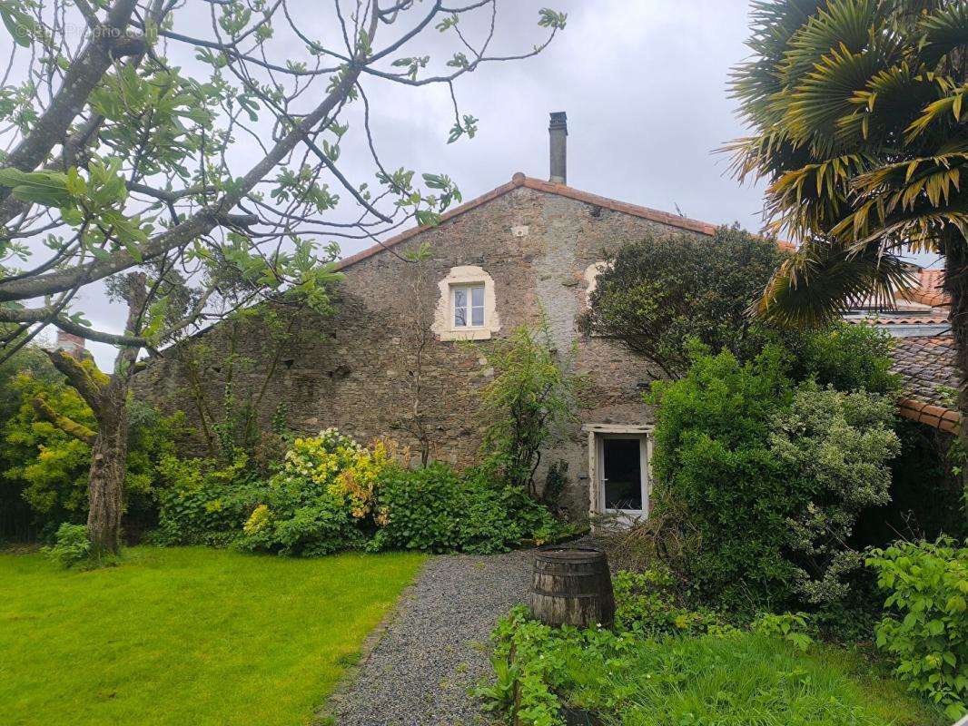 Maison à SAINT-LAURS