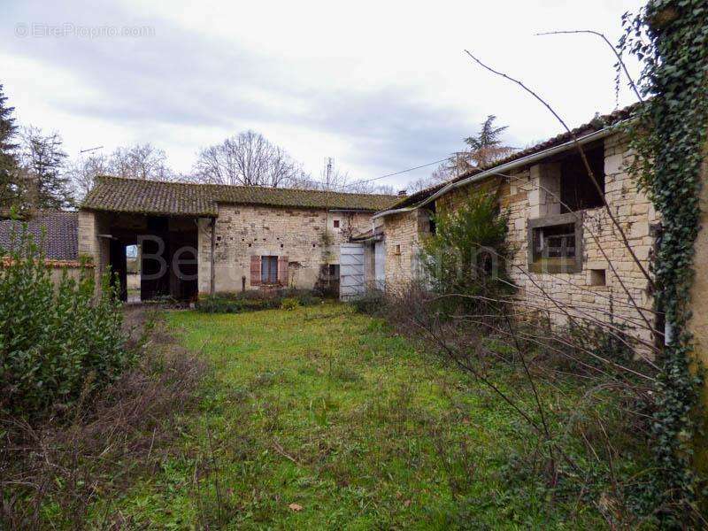 Maison à VILLEFAGNAN