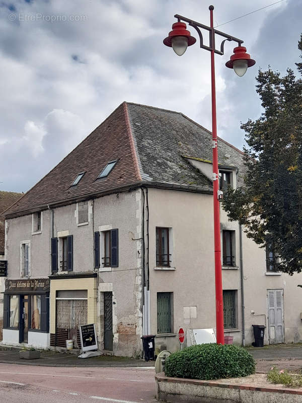 Maison à SAINT-AMAND-EN-PUISAYE