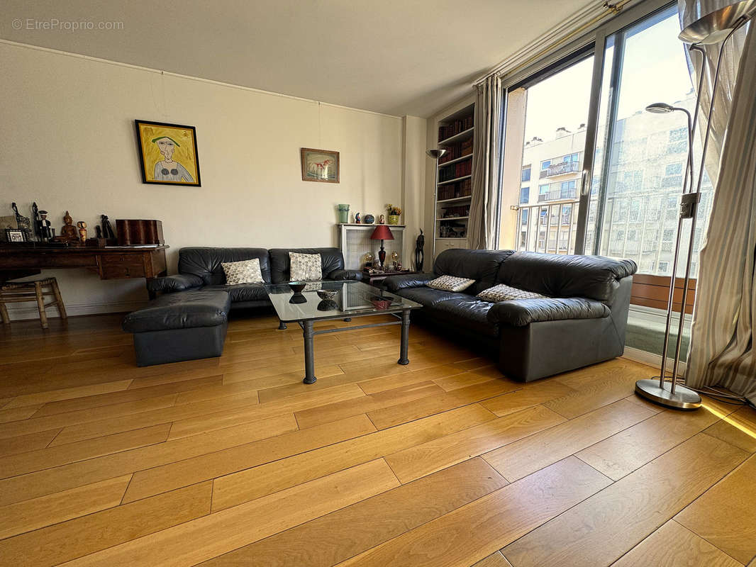 Appartement à PARIS-11E