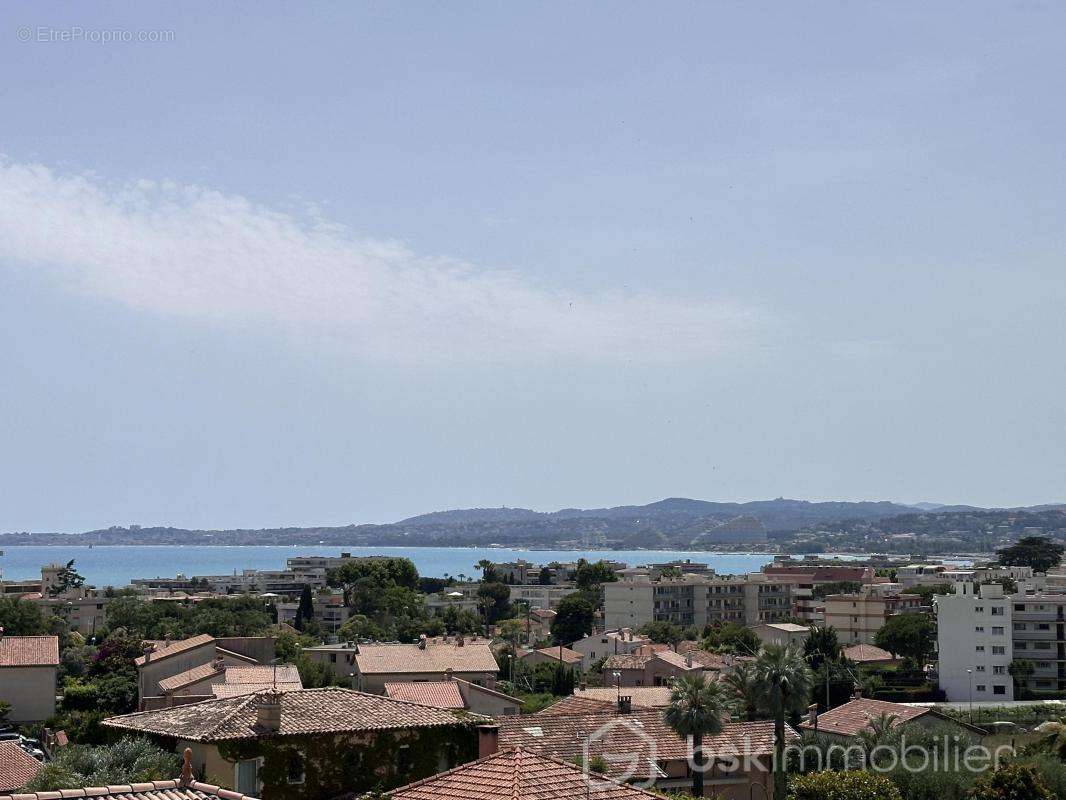 Appartement à SAINT-LAURENT-DU-VAR