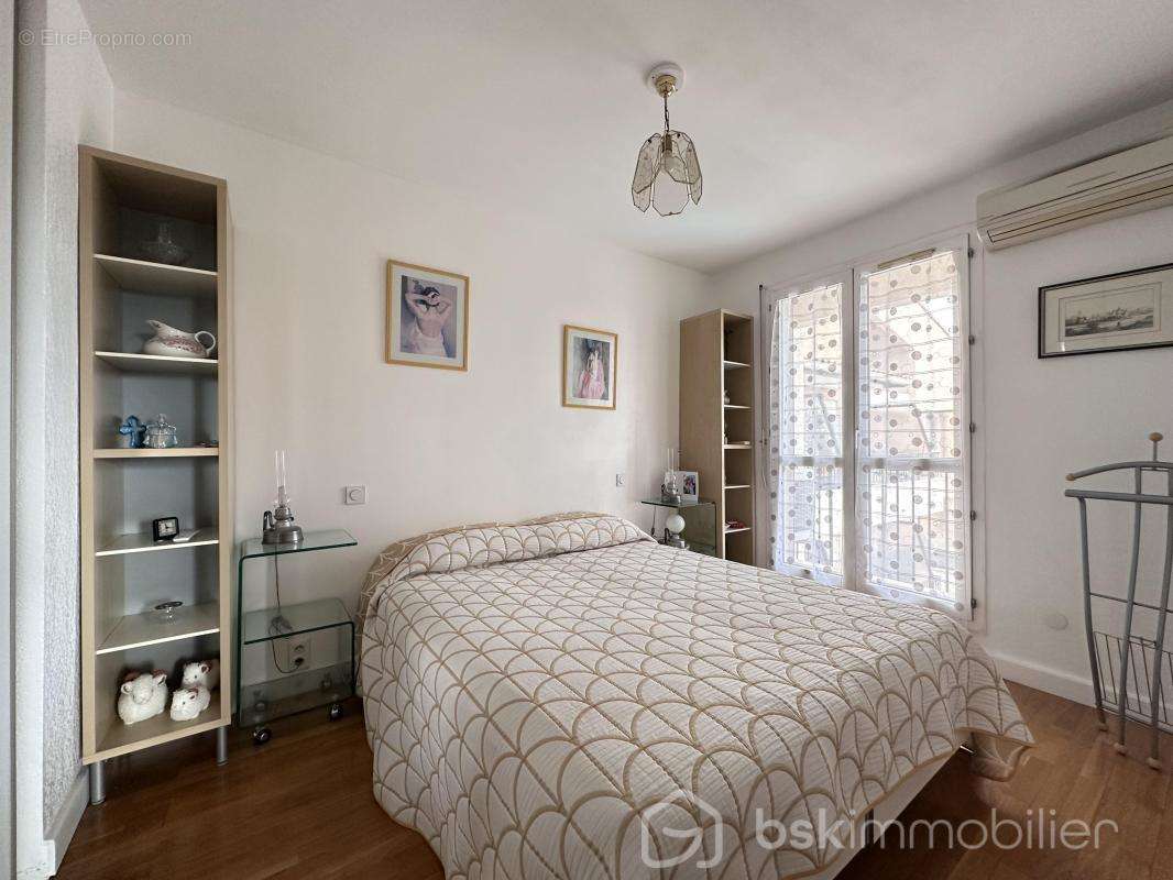 Appartement à SAINT-LAURENT-DU-VAR