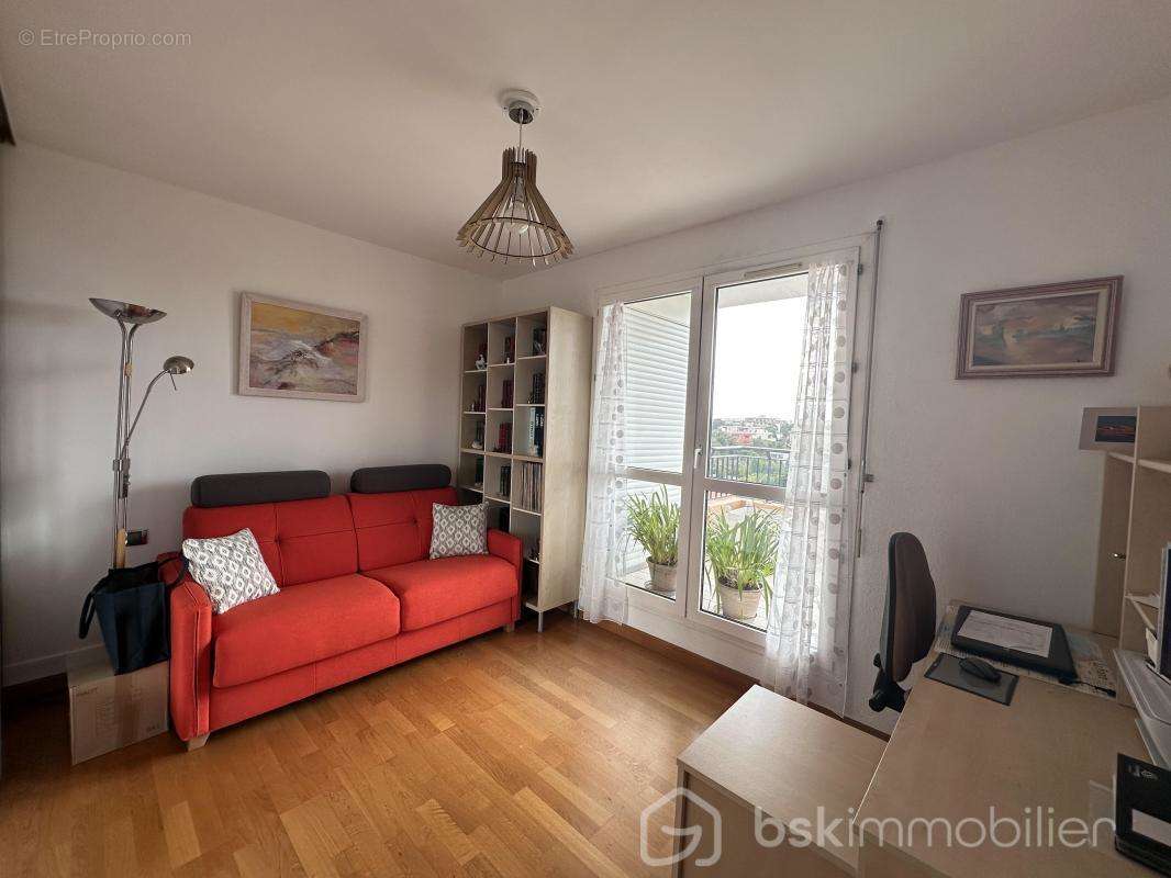 Appartement à SAINT-LAURENT-DU-VAR