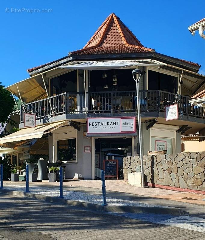 Commerce à LES TROIS-ILETS