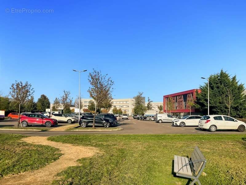 Commerce à CHARNAY-LES-MACON