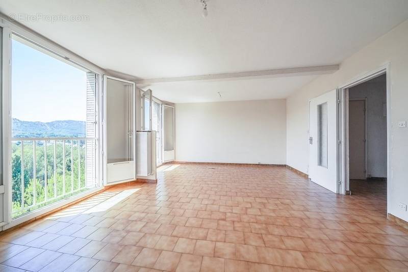 Appartement à AUBAGNE