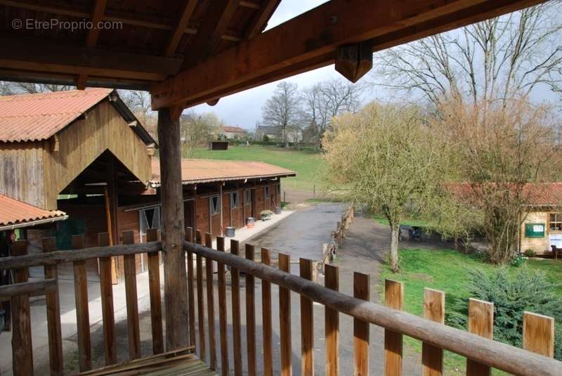 Maison à BUSSIERE-DUNOISE