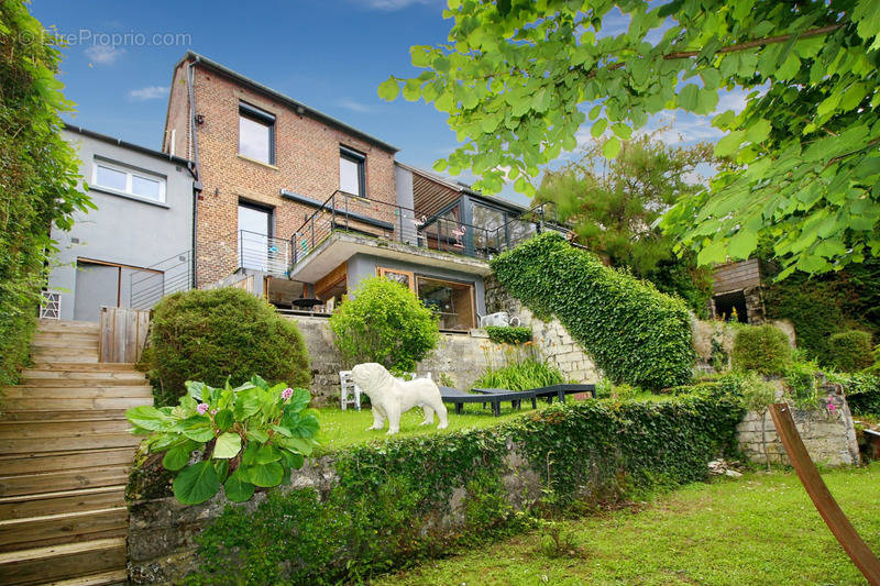 Maison à MONT-SAINT-AIGNAN