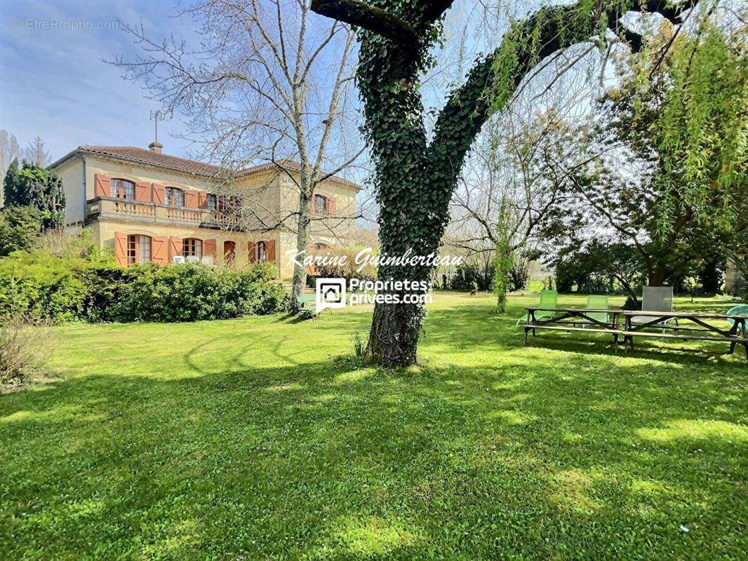 Maison à SAINT-EMILION