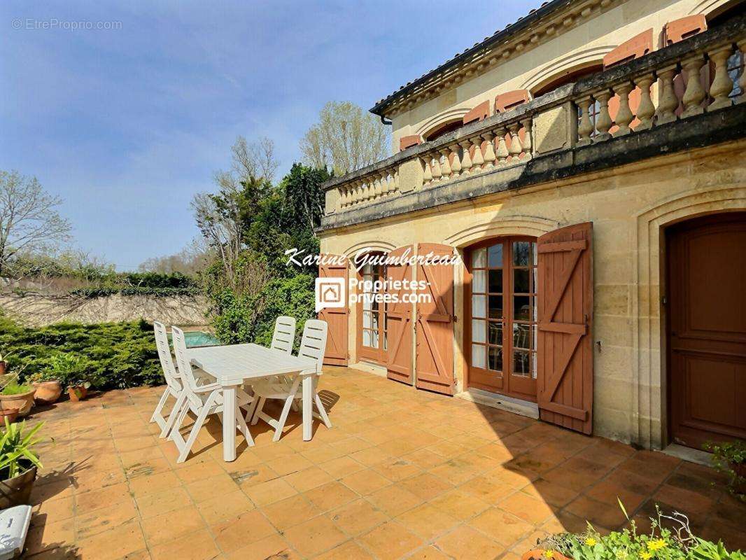 Maison à SAINT-EMILION