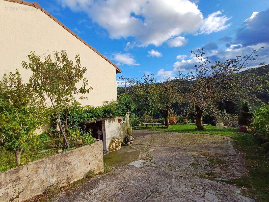 Maison à SAINT-PIERREVILLE