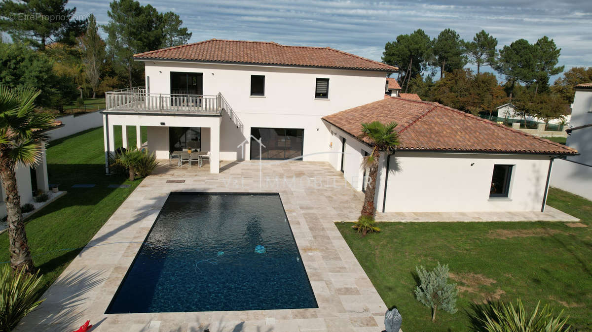 Maison à COIMERES