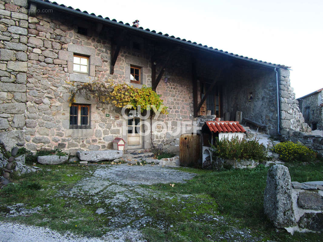 Maison à CHARRAIX