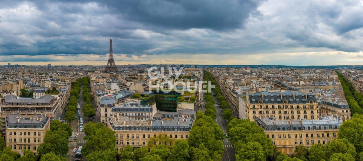 Appartement à PARIS-16E