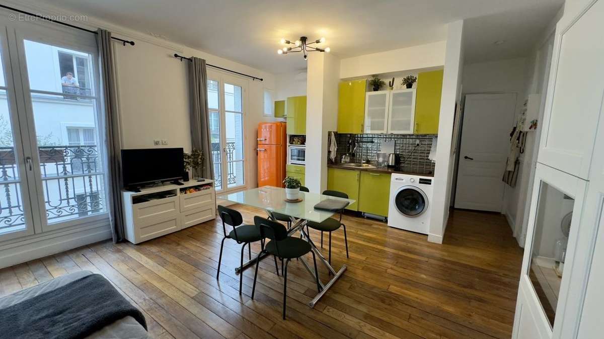 Appartement à PARIS-18E