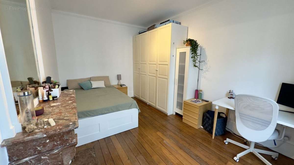 Appartement à PARIS-18E