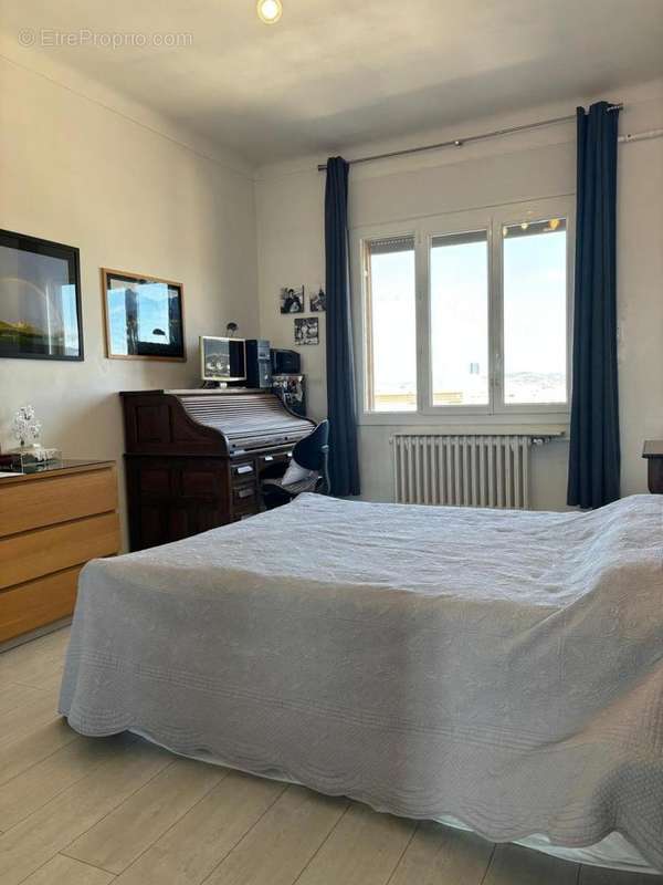 Appartement à MARSEILLE-1E