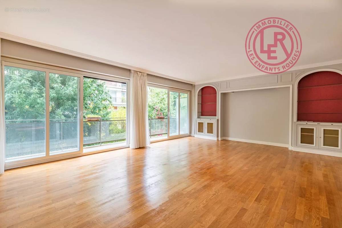 Appartement à NEUILLY-SUR-SEINE