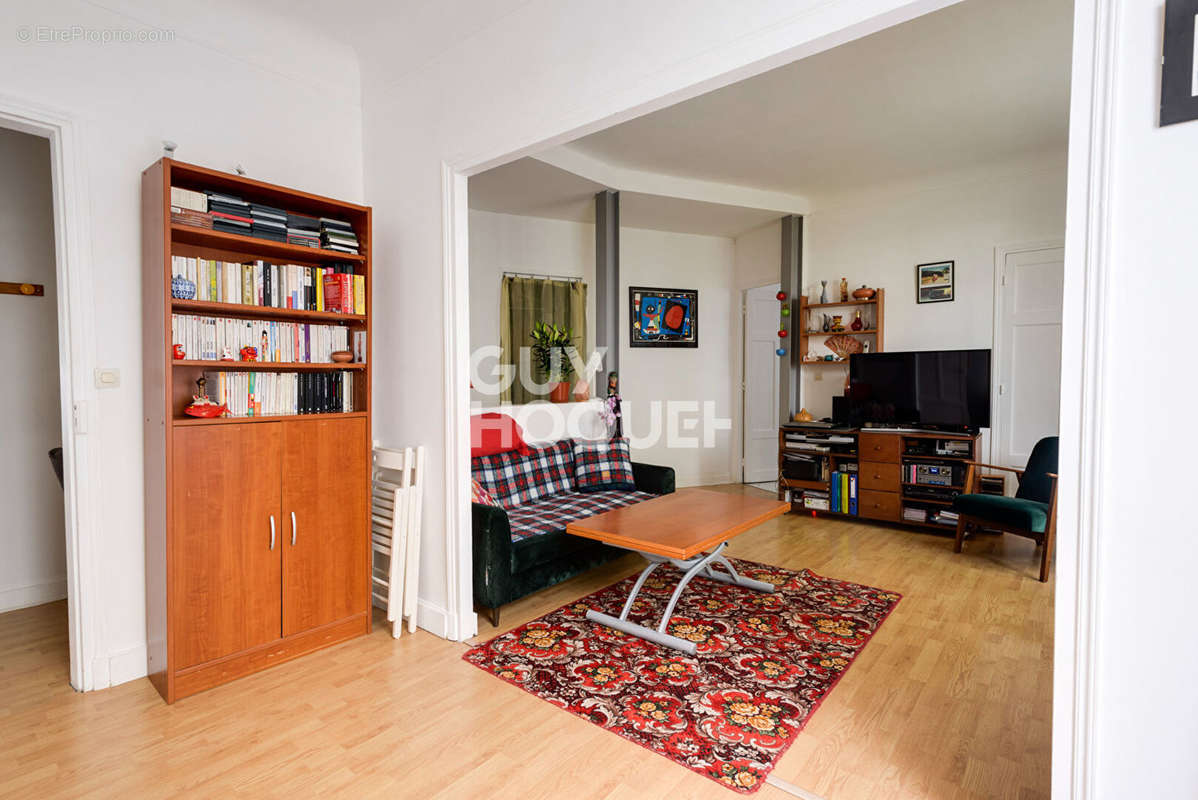 Appartement à PARIS-18E