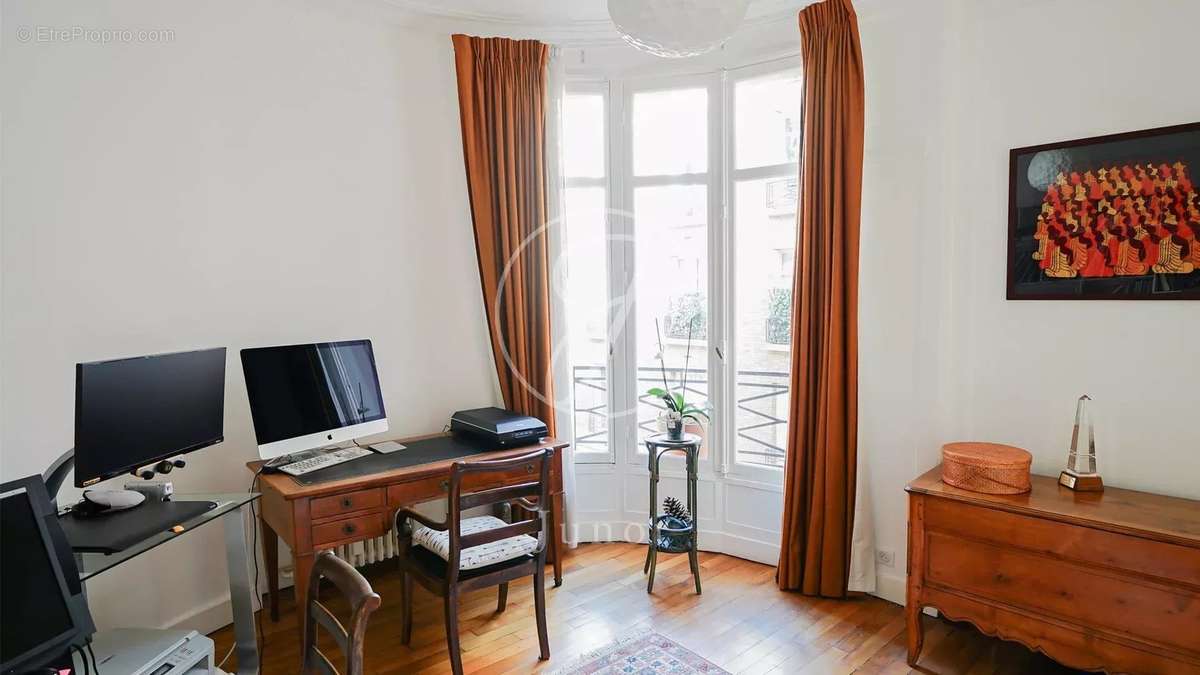 Appartement à PARIS-7E