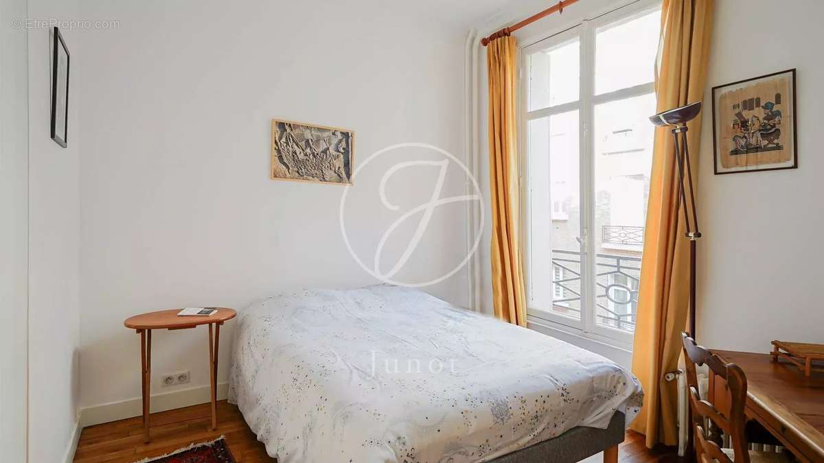 Appartement à PARIS-7E