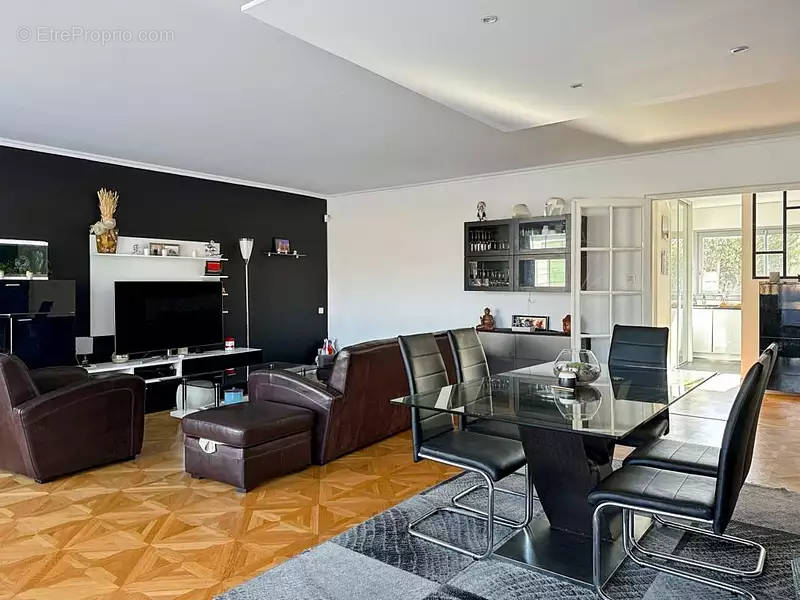 Appartement à RUEIL-MALMAISON