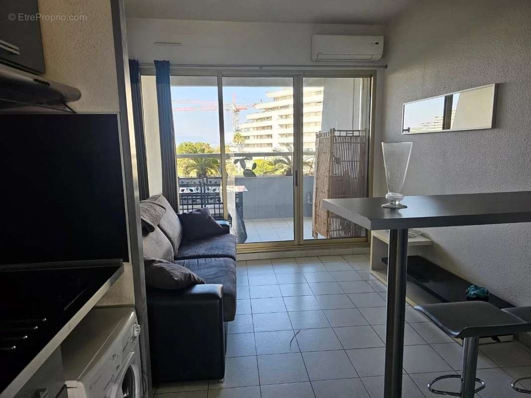 Appartement à VILLENEUVE-LOUBET