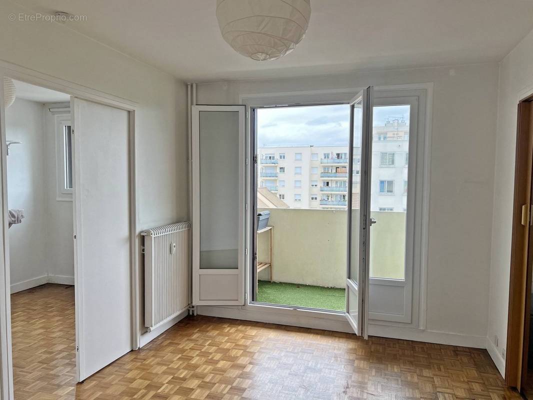 Appartement à SAINT-MAUR-DES-FOSSES