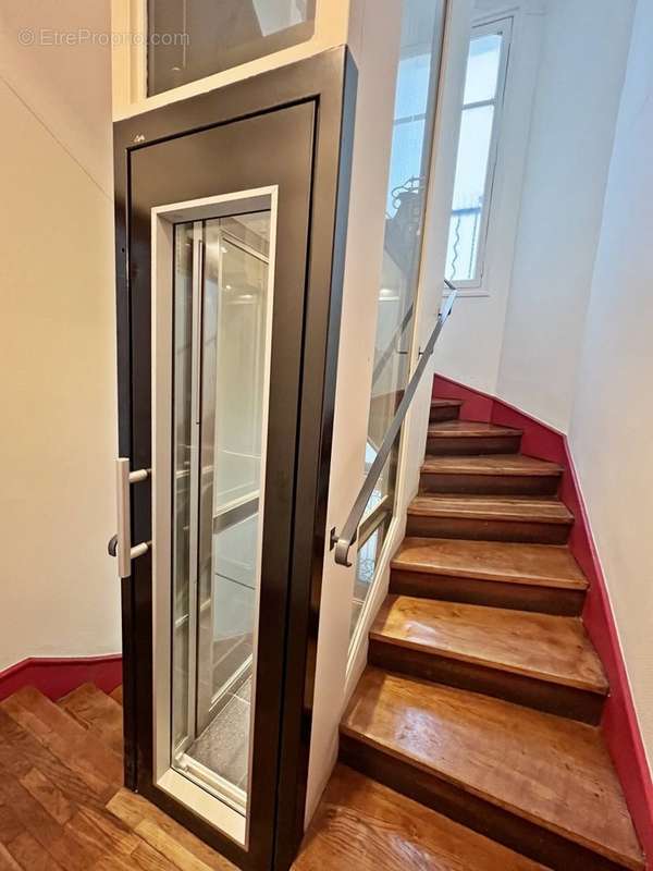 Appartement à PARIS-20E