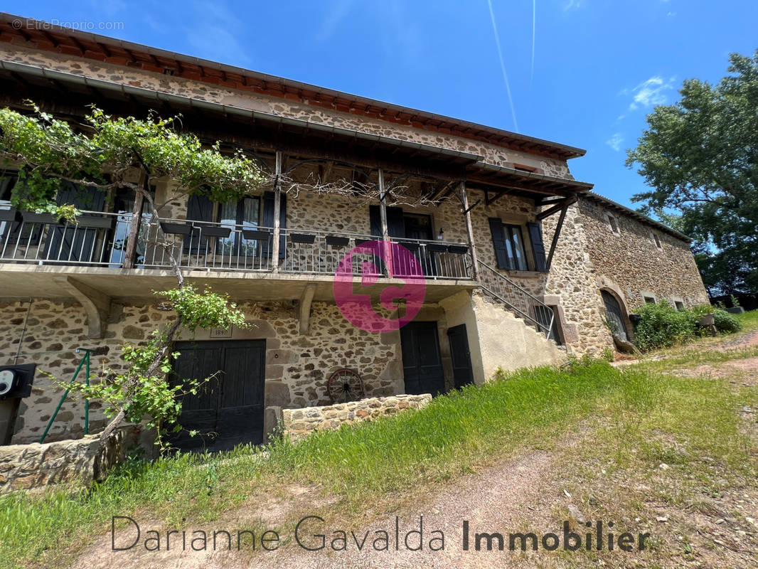 Maison à LIVINHAC-LE-HAUT