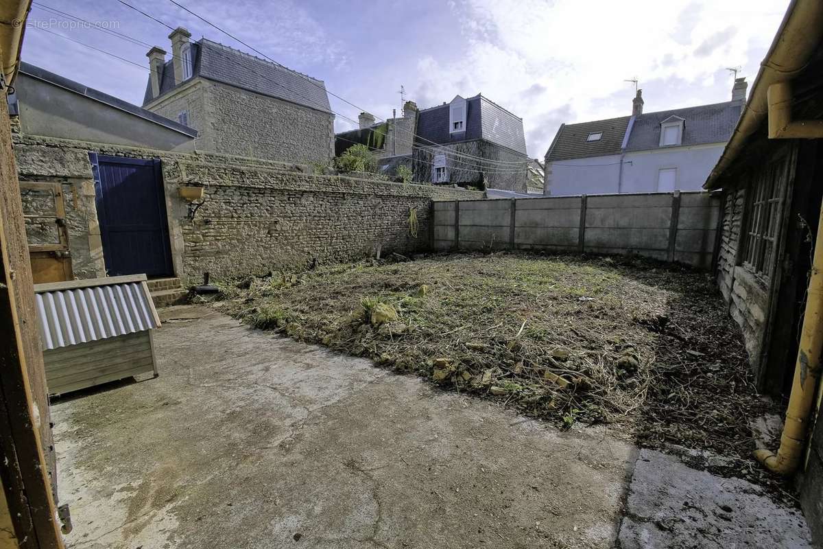 Maison à SAINT-AUBIN-SUR-MER