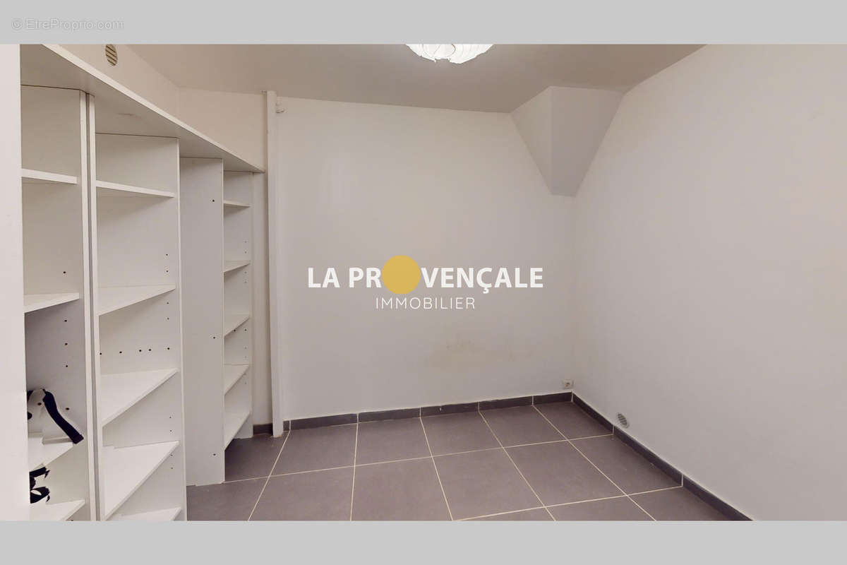 Appartement à POURRIERES