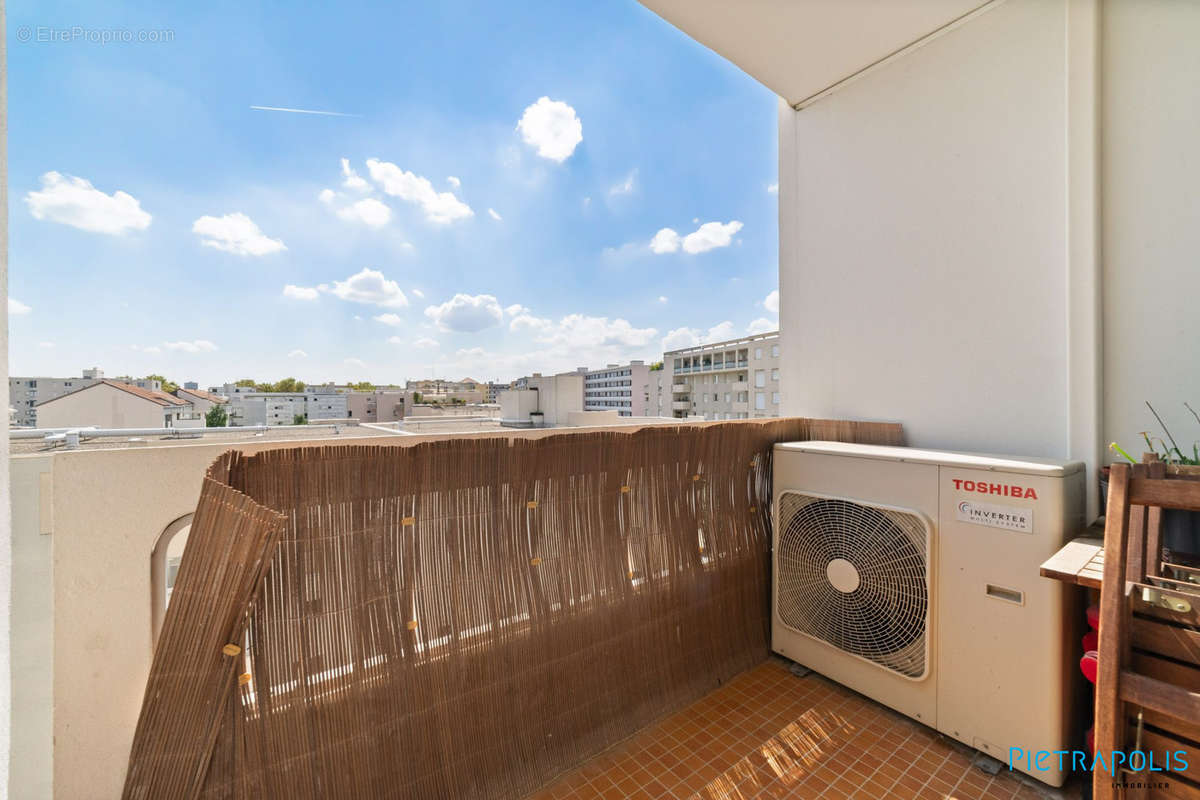 Balcon (accès salon) - Appartement à LYON-3E