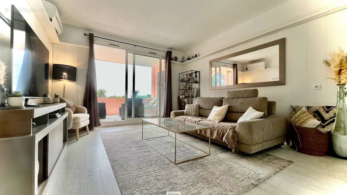 Appartement à VILLENEUVE-LOUBET