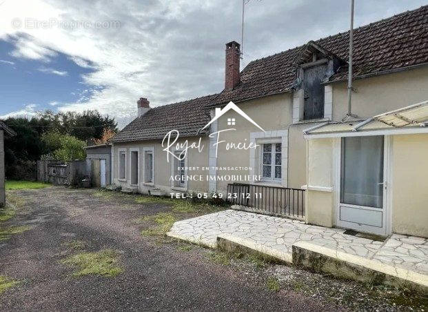 Longère avec 3 chbrs en enfilade - Maison à CHATELLERAULT