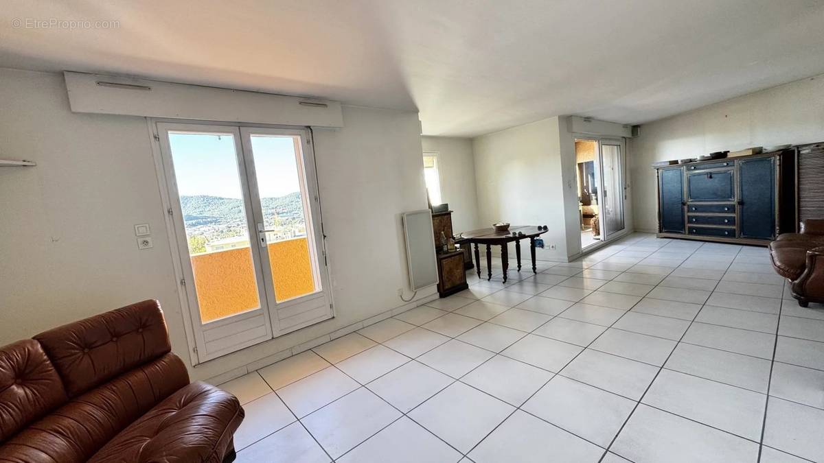 Appartement à HYERES