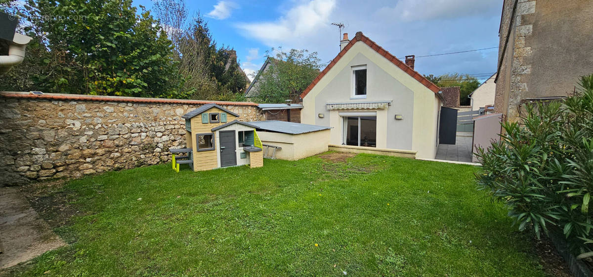 Maison à MONTBOISSIER