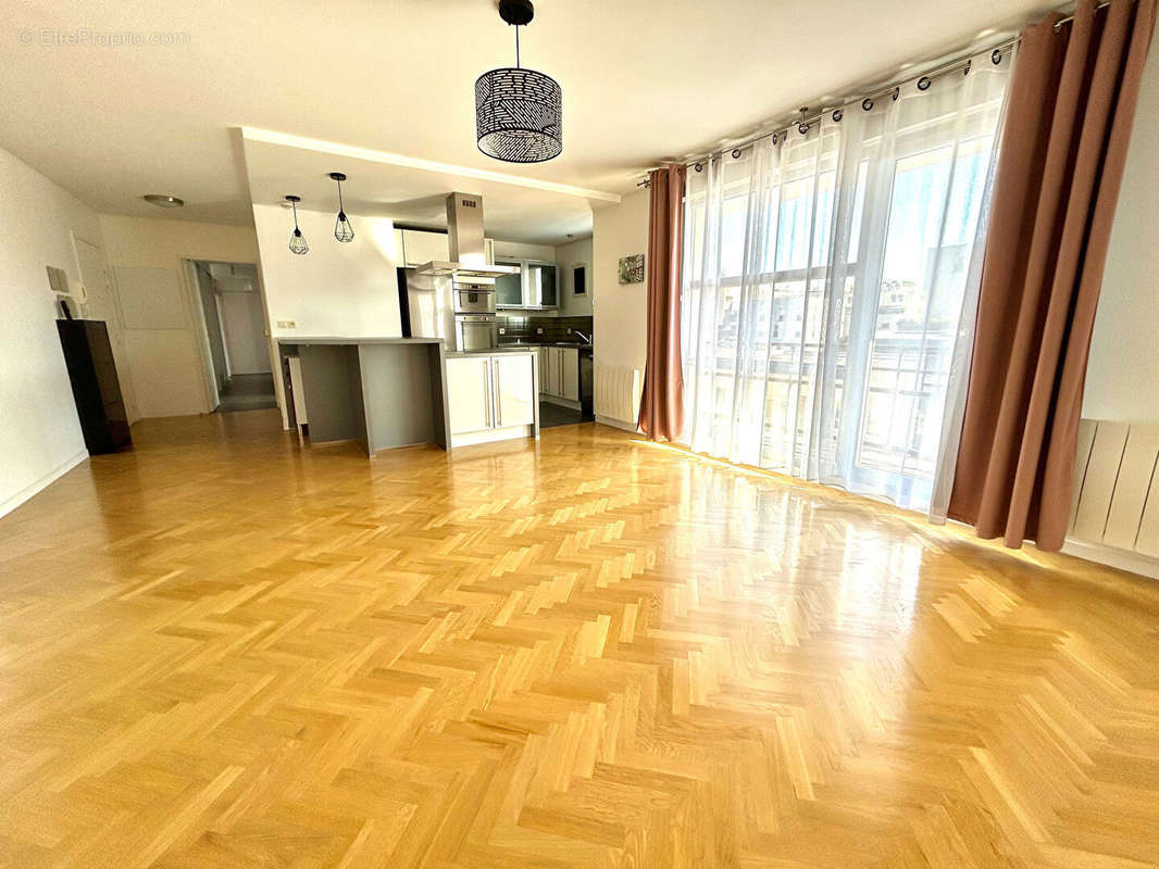 Appartement à NANTERRE