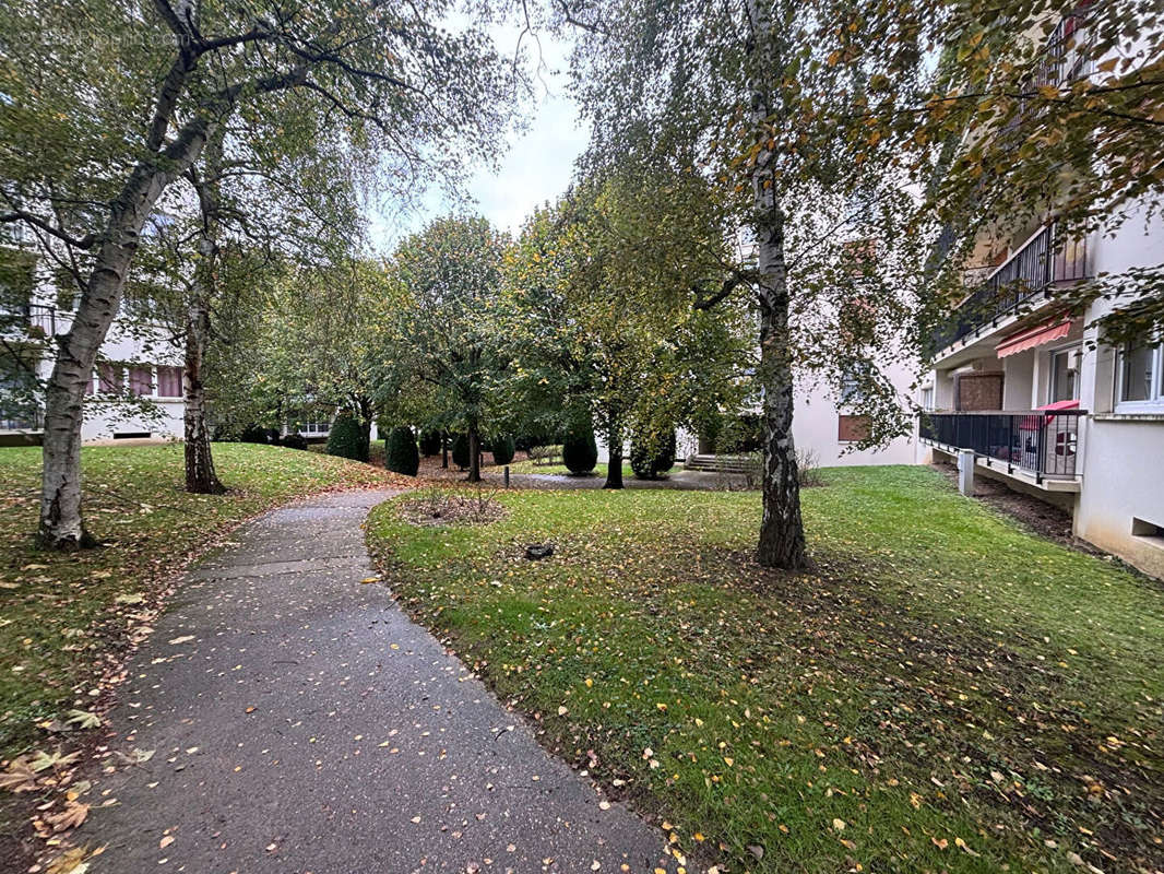 Appartement à MENNECY