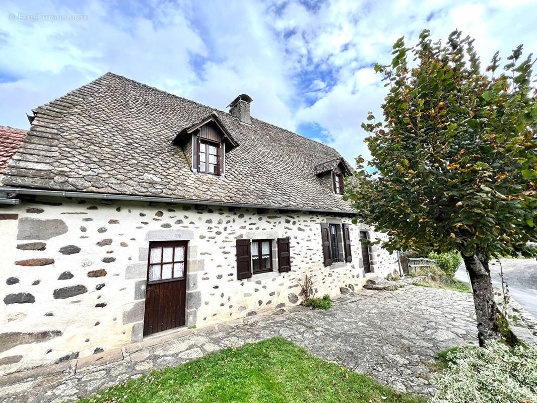 Maison à LABROUSSE