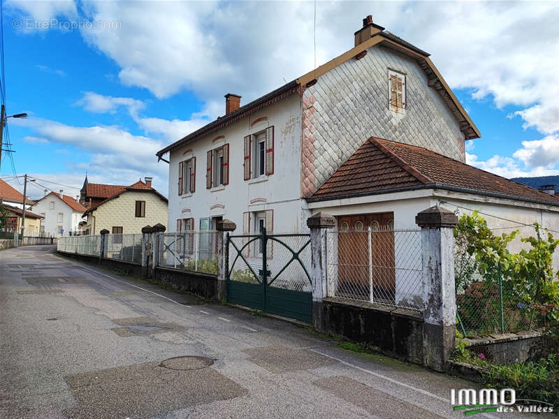 Maison à LE THILLOT