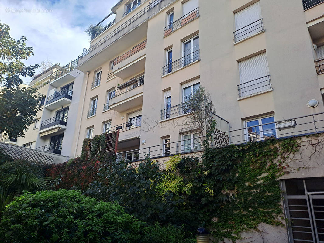 Appartement à MONTROUGE