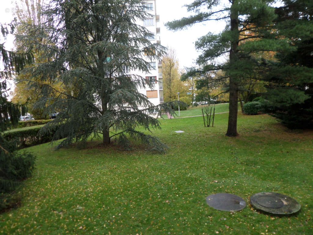 Appartement à LA CELLE-SAINT-CLOUD