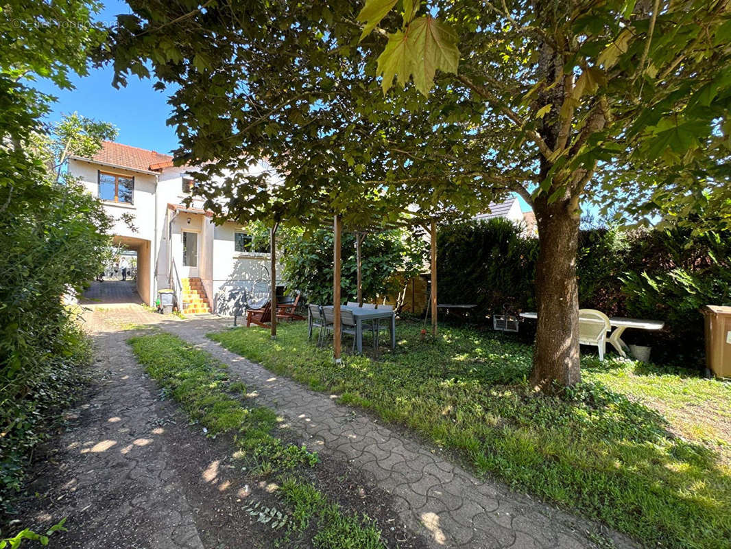 Maison à SARTROUVILLE