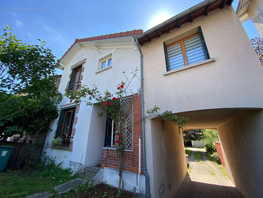 Maison à SARTROUVILLE