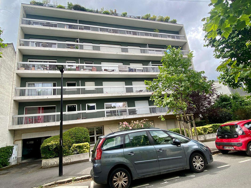 Appartement à SARTROUVILLE