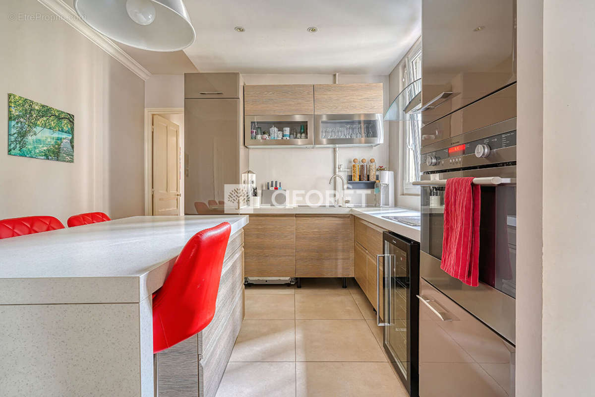 Appartement à COURBEVOIE