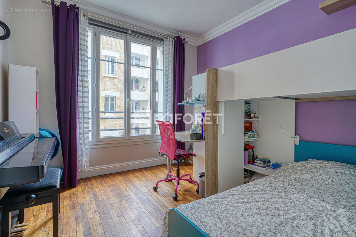 Appartement à COURBEVOIE