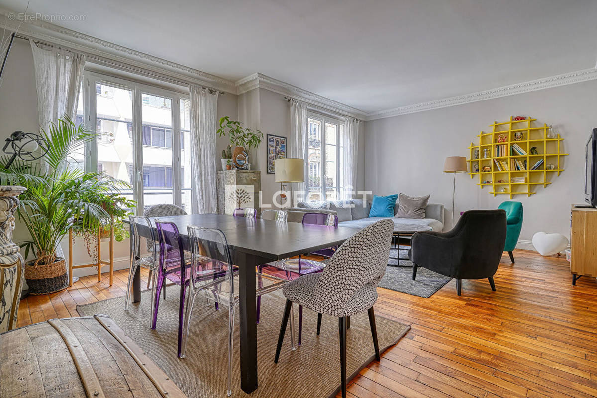 Appartement à COURBEVOIE